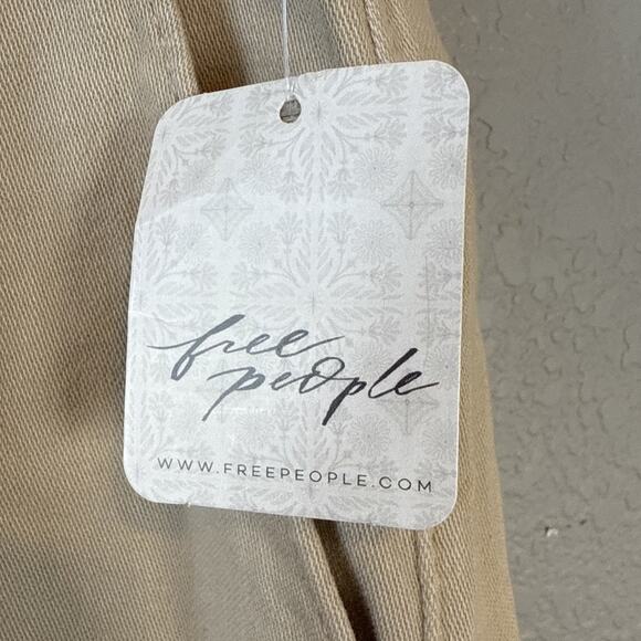 Free People Womens Billie Pleated Chino Shorts Size 6 Almond Milk Cotton Blend - Picture 3 of 8